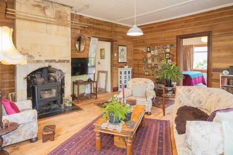 Photo of property in 16 Wellington Street, Enfield, Oamaru, 9491