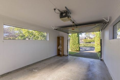 Photo of property in 15 Rosebank Grove, Waikanae, 5036