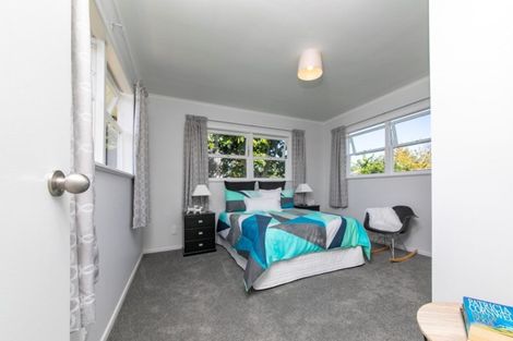 Photo of property in 122 Avondale Road, Avondale, Christchurch, 8061