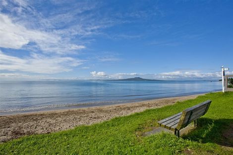 Photo of property in 4/2 Argyle Terrace, Milford, Auckland, 0620