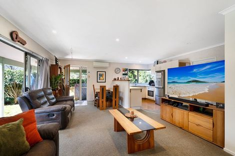 Photo of property in 4 Glenarden Way, Ranui, Auckland, 0612