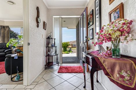 Photo of property in 44 Bartholomew Drive, Nawton, Hamilton, 3200