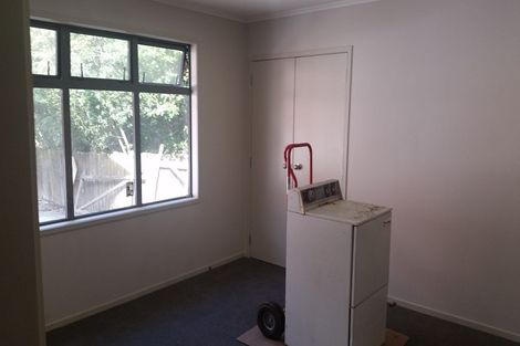 Photo of property in 1/22a Knox Road, Swanson, Auckland, 0612