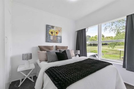 Photo of property in 2/16 Diana Drive, Glenfield, Auckland, 0627