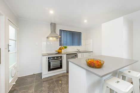 Photo of property in 11 Othello Drive, Clover Park, Auckland, 2023