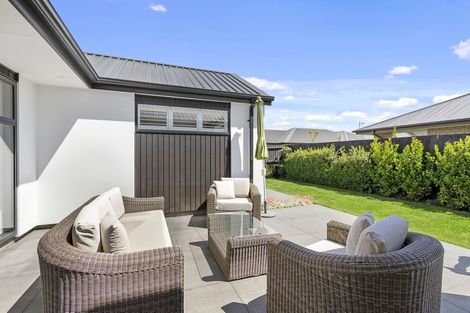 Photo of property in 15 Luxembourg Crescent, Halswell, Christchurch, 8025