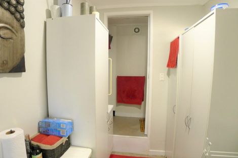 Photo of property in 2/23 Flaunty Place, West Harbour, Auckland, 0618