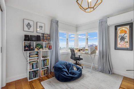 Photo of property in 11 Colenso Avenue, Hospital Hill, Napier, 4110