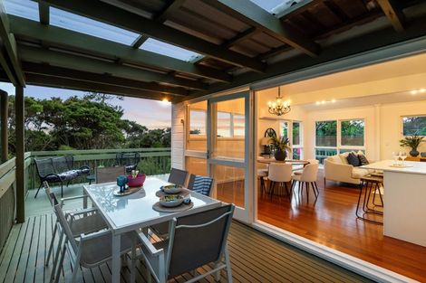 Photo of property in 7 Tranquil Glade, Hillcrest, Auckland, 0627