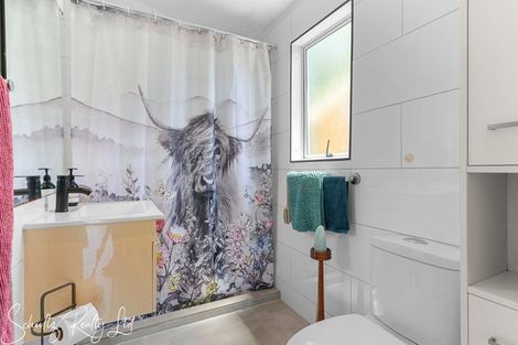 Photo of property in 35 Minnie Casey Rise, Matakohe, 0593