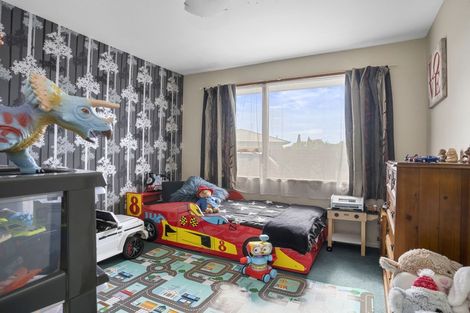 Photo of property in 23 Farnborough Street, Aranui, Christchurch, 8061