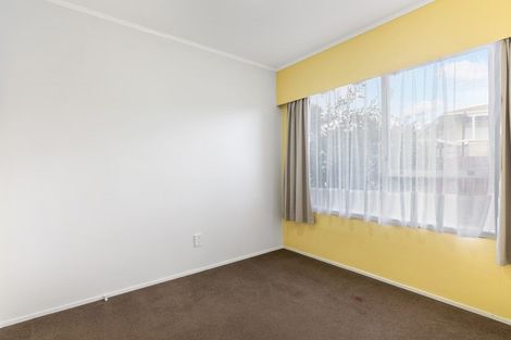 Photo of property in 1/1 Dalwhinnie Parade, Highland Park, Auckland, 2010