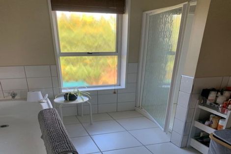 Photo of property in 64 Oakley Crescent, Hornby, Christchurch, 8042