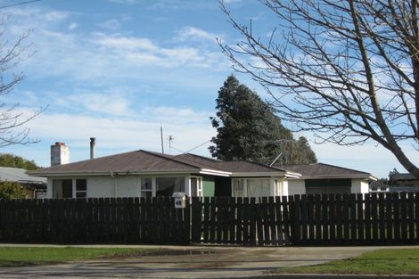 Photo of property in 48 Great North Road, Winton, 9720