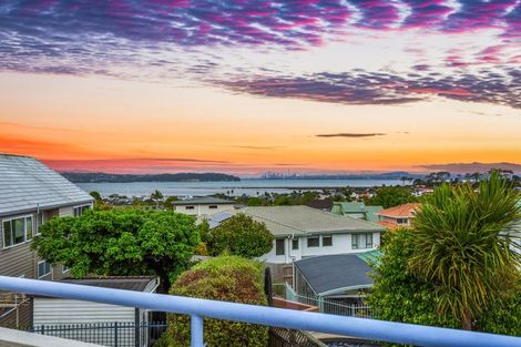 Photo of property in 32 Cherub Place, West Harbour, Auckland, 0618