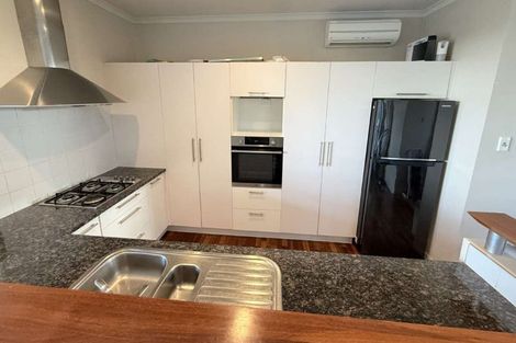 Photo of property in 16 Provence Esplanade, Te Atatu Peninsula, Auckland, 0610