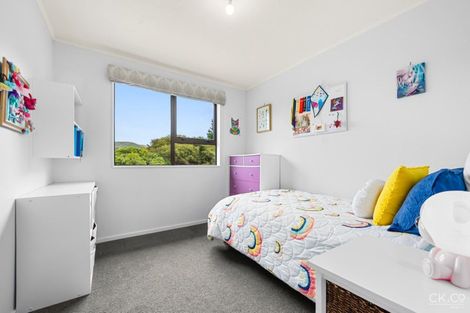 Photo of property in 180 Holborn Drive, Stokes Valley, Lower Hutt, 5019