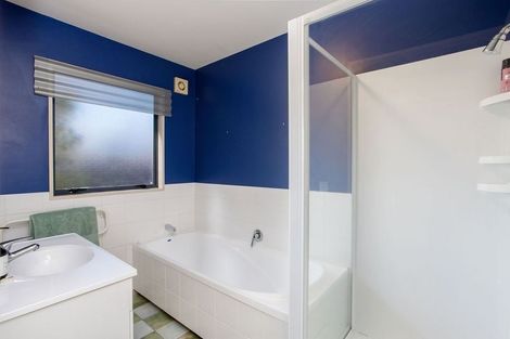 Photo of property in 4 Wilkinsons Road, Harewood, Christchurch, 8051