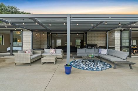 Photo of property in 2d Country Club Lane, Waiuku, 2123