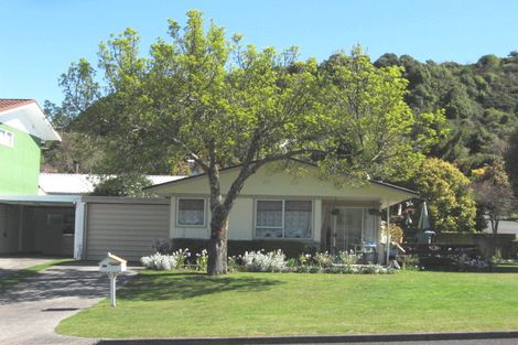 Photo of property in 7 Reeves Road, Acacia Bay, Taupo, 3330