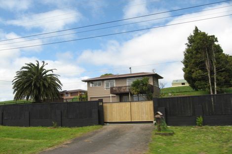 Photo of property in 38 Bethells Road, Waitakere, Henderson, 0782