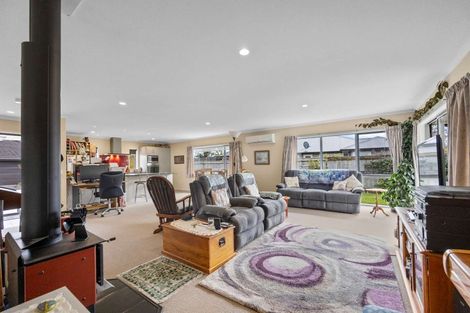 Photo of property in 3 Tararua Crescent, Carterton, 5713