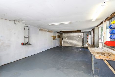 Photo of property in 21 Kauri Loop Road, Oratia, Auckland, 0604