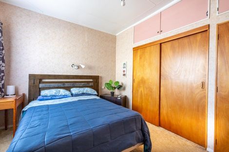 Photo of property in 2 Gladstone Street, Dannevirke, 4930