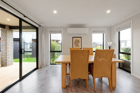 Photo of property in 19 Rose Leigh Drive, Cambridge, 3434