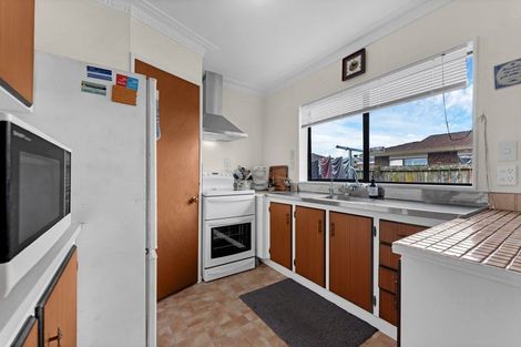 Photo of property in 2/10 Duke Street, Papakura, 2110