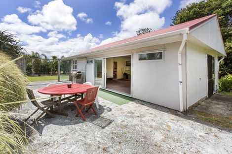 Photo of property in 476 Rehutai Road, Baylys Beach, Dargaville, 0377