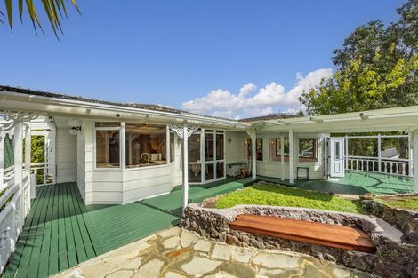 Photo of property in 17 Louise Place, Browns Bay, Auckland, 0630