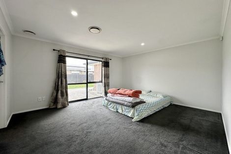 Photo of property in 33 Hopkirk Avenue, Wallaceville, Upper Hutt, 5018