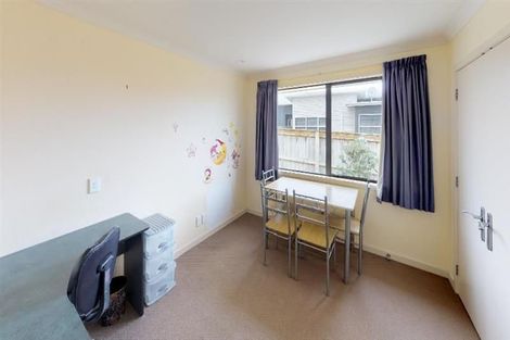 Photo of property in 19 Johnstone Drive, Fitzherbert, Palmerston North, 4410