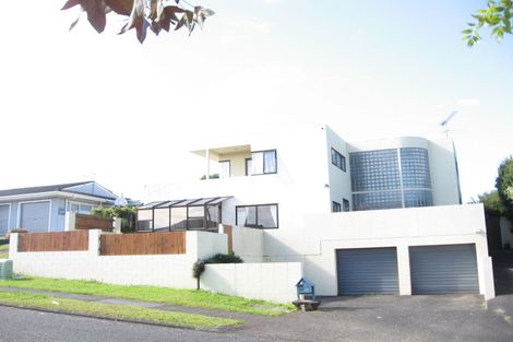 Photo of property in 4 Oliver Twist Avenue, Mellons Bay, Auckland, 2014