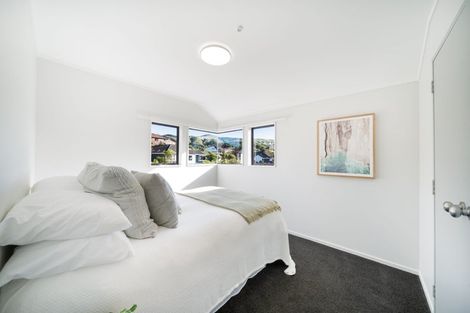 Photo of property in 12 Longmont Terrace, Churton Park, Wellington, 6037