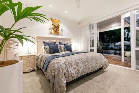 Photo of property in 27 Almond Grove, Greenhithe, Auckland, 0632