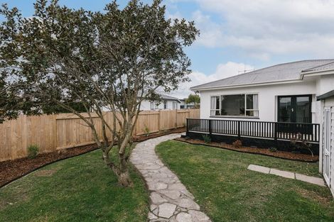 Photo of property in 28 Aberdeen Avenue, Takaro, Palmerston North, 4412