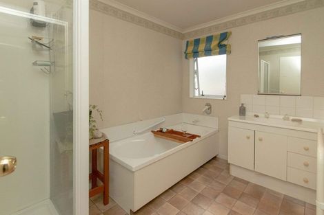 Photo of property in 3/4a Lee Road, Taradale, Napier, 4112