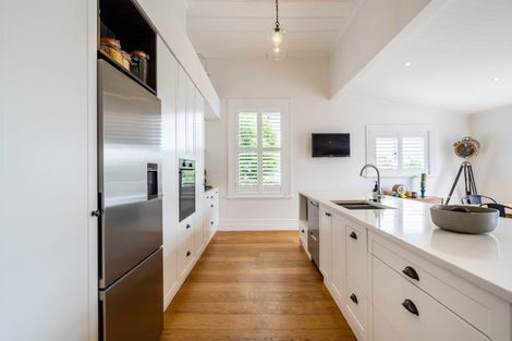 Photo of property in 6 Shoal Bay Road, Devonport, Auckland, 0624