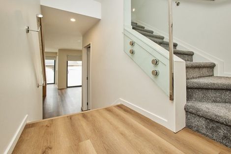 Photo of property in 36b Eastern Beach Road, Bucklands Beach, Auckland, 2012