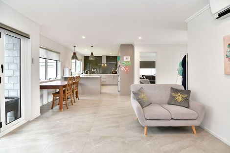 Photo of property in 202 Harris Drive, Silverdale, 0932