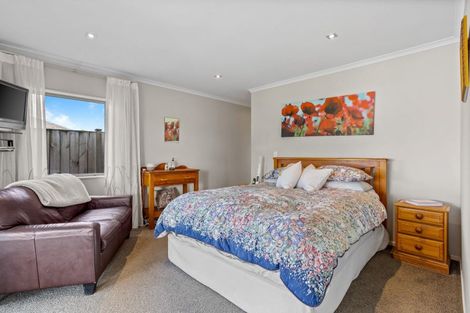 Photo of property in 7 Lockyer Road, Kumeu, 0810