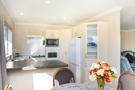 Photo of property in 1a Kings Court, Roslyn, Palmerston North, 4414