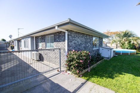 Photo of property in 10 Harris Place, Ngatea, 3503