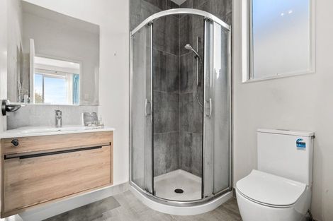 Photo of property in 6 Swamp Kauri Grove, Papakura, 2110