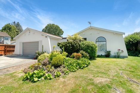 Photo of property in 15 Resolution Place, Bryndwr, Christchurch, 8053