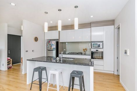 Photo of property in 5 Twin Parks Rise, Papakura, 2110