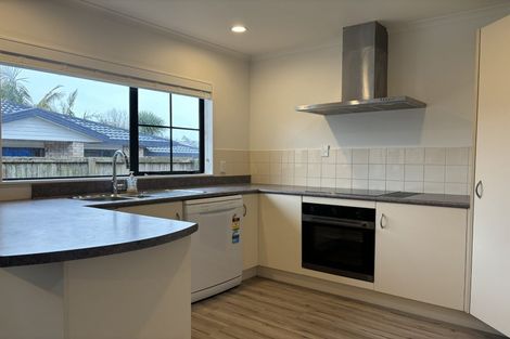 Photo of property in 1/20 Greta Place, Stanmore Bay, Whangaparaoa, 0932