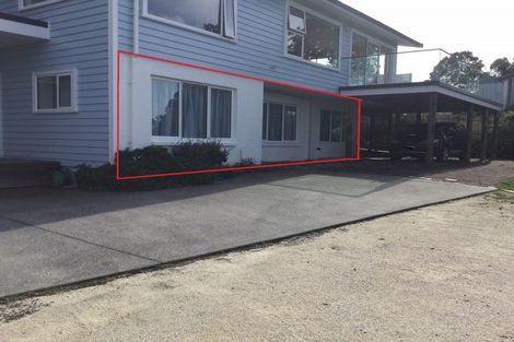 Photo of property in 32a Wade River Road, Stanmore Bay, Whangaparaoa, 0932